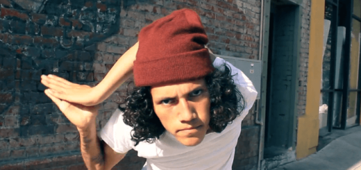 目を疑うグニャグニャっぷり！どうなってるのかわからない軟体ダンスがスゴい