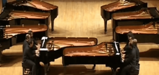 ２つのピアノを８人で演奏する動画がド迫力！！